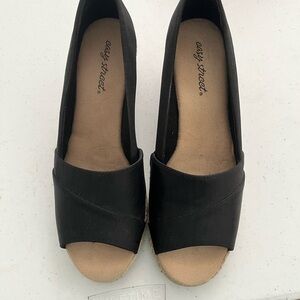 Easy Street Women's Black Wedge Sandals